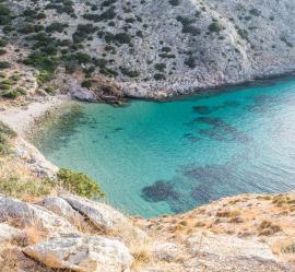Les processus de localisation de la déformation dans les zones de subduction: le cas les îles de Syros et Sifnos dans les Cyclades. Les processus de localisation de la déformation dans les zones de subduction: le cas les îles de Syros et Sifnos dans les Cyclades.